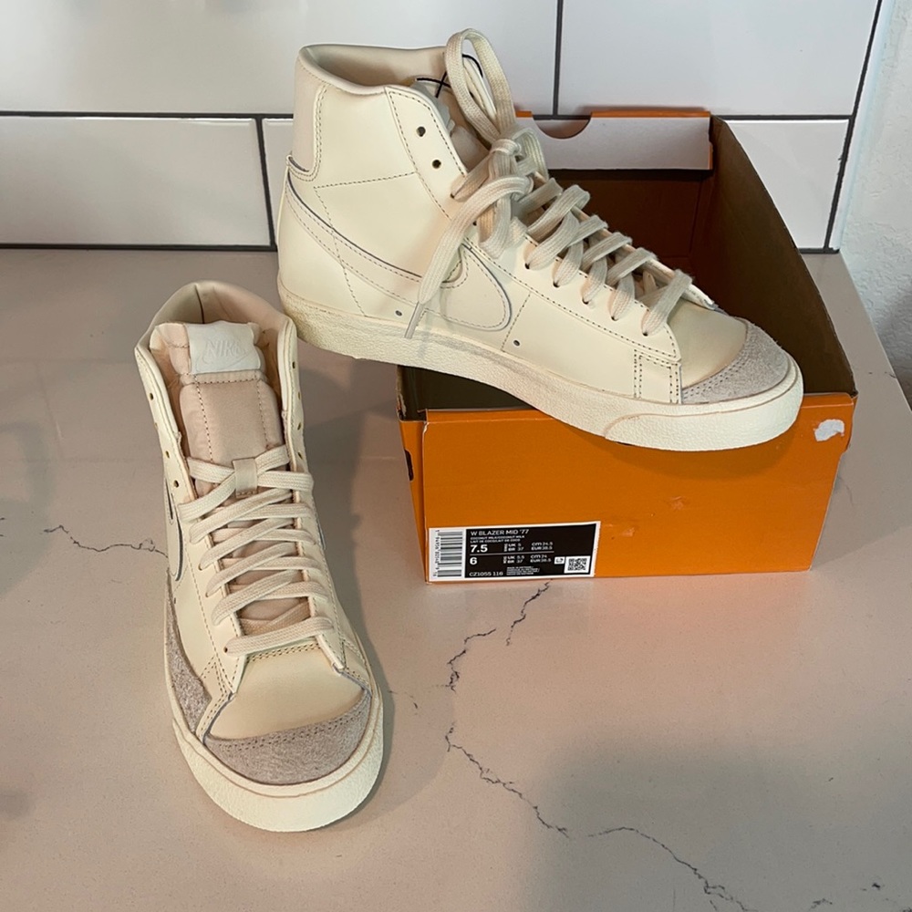 New Nike W Blazer Mid ‘77